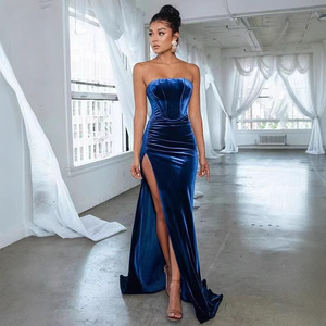 Robe de soirée élégante sans bretelles en velours, coupe ajustée, dos nu, taille naturelle, en tissu mercerisé pour femme - Product Image 4