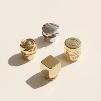 Bouchon de flacon de parfum en alliage de zinc magnétique robuste, personnalisable en usine avec logo en relief ou débossé, fermeture de parfum gravée mat, vente en gros