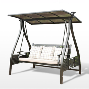 Chaise à bascule pour l'extérieur personnalisée en bois, intérieur, balcon, cour, deux personnes, trois personnes, balançoire de <span class=keywords><strong>jardin</strong></span>, nouveau design de chaise de salle à manger - Product Image 1