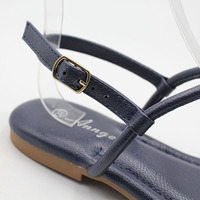 Sandales plates d'été à talons bas et bout ouvert avec boucle métallique, antidérapantes, pour femmes et dames, chaussures de plage respirantes