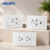 DELEFU - Placa de Pared Modular con Interruptor y Enchufe de Vidrio Templado Estándar Estadounidense, Color Blanco, NEMA 5-15