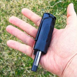 Un funzionamento della mano della Pietra Del Silice Avviamento di Fuoco di Campeggio D'escursione accessori - Product Image 3