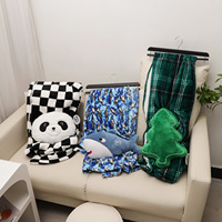 Peluche personnalisée, coussin et couverture deux-en-un, jouet requin et panda avec rembourrage en coton PP, logo personnalisable, emballage en sac en filet