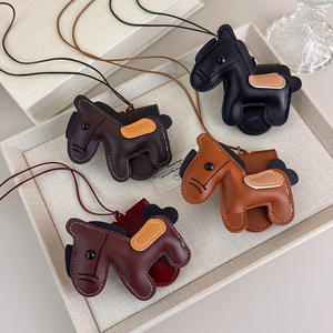 Porte-<span class=keywords><strong>lunettes</strong></span> magnétique multifonctionnel en cuir (motif poney) - Lanière pour <span class=keywords><strong>lunettes</strong></span> en <span class=keywords><strong>cordon</strong></span> ciré pour la mode et l'extérieur - Product Image 3