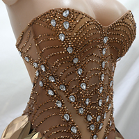 Applique de luxe en strass faite à la main avec perles de cristal et plumes pour robe de mariée, décoration de couture OEM ODM