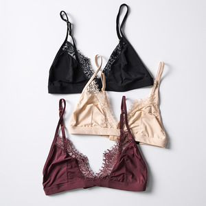 <span class=keywords><strong>France</strong></span> Doux Glace Soie Satin Confortable Sans Fil Dentelle Bralette Triangle Coupe Mince Soutiens-Gorge Sans Couture pour les Femmes - Product Image 1