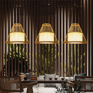 Suspension ronde en acier inoxydable avec abat-jour en cristal, cadre doré, LED E26 5000K lumière du jour, hauteur réglable pour salon - Product Image 3