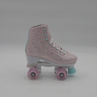 Yijiu ABEC-7 solide OEM enfants patins à roulettes réglable PU 4 roues chaussures de patin avec lampe semelle extérieure en PVC pour l'extérieur