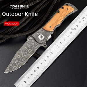 Couteau de poche de haute qualité en acier Damas avec manche en bois d'olivier pour le camping en plein air, la chasse tactique, le bricolage, OEM personnalisable - Product Image 2