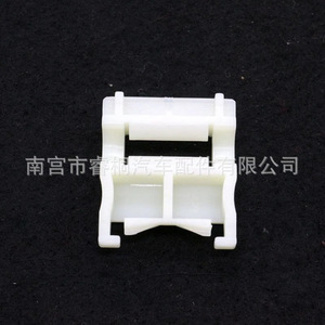 Shuangxuan <b>Car</b> <b>Door</b> <b>Sill</b> Trim Clips 7703077256 For Renault 553D 553C 553H 853A 853C B530 B531 B533 B534 Plastic Fasteners - Product Image 4