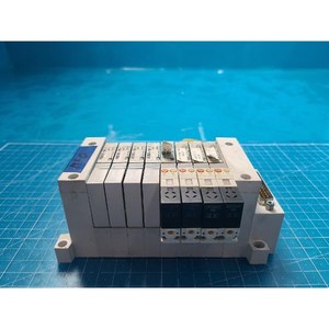 Vanne solénoïde SMC, ensemble de collecteur VQ1100-5, utilisée telle qu'elle est, pièces d'équipement semi-conducteur Legacy - Product Image 3
