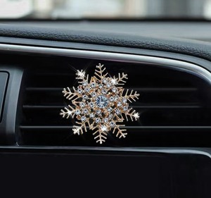 Penjepit Parfum Ventilasi Udara Motif Kepingan Salju Natal dengan Berlian Imitasi, Dekorasi Diffuser Aroma AC Mobil - Product Image 6