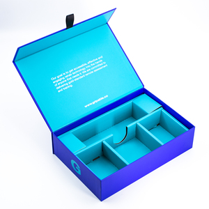 Boîtes cadeaux personnalisées de luxe en carton rigide avec finition mate et logo personnalisé, fermeture magnétique - Product Image 4