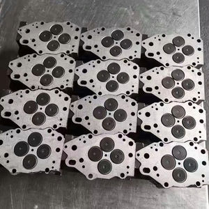 Cabeza de Cilindro 6D140, Mayor Estabilidad General, Sellado Confiable, Posicionamiento Preciso de Orificios, Apta para Motores Komatsu 6D140 - Product Image 1