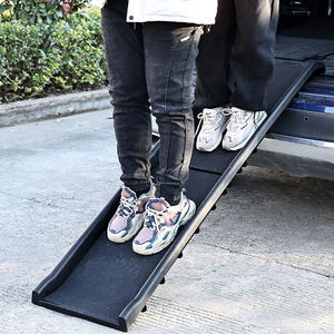 बड़े कुत्तों के लिए उच्च समर्थन गैर-पर्ची कुत्ते रैंप, आउटडोर ट्रकों और वाहनों के लिए पशु यात्रा सीढ़ियों को तह करना - Product Image 5