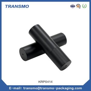 Contenants ronds personnalisés en plastique recyclé pour baume à lèvres et rouge à lèvres, avec logo imprimé sur mesure - Product Image 6