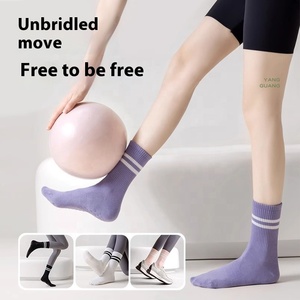 Chất Lượng Cao Tùy Chỉnh Riêng Logo Phụ Nữ Grip Yoga Pilates Vớ Non-Slip Cotton Silicon Dưới Thể Thao Crew Tập Thể Dục Vớ Thoáng Khí - Product Image 2