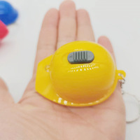 Portachiavi Personalizzato a Forma di Mini Casco da Costruzione 3D con Luce LED e Logo Personalizzato, Apribottiglie a Forma di Casco di Sicurezza per Chiavi e Borsa