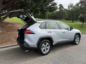 <span class=keywords><strong>Toyota</strong></span> <span class=keywords><strong>RAV4</strong></span> GX 2.5P HV ECVT AWD SUV/5D/5S 2024 d'<span class=keywords><strong>occasion</strong></span>, confort premium, sécurité intelligente, prête à être expédiée - Product Image 3