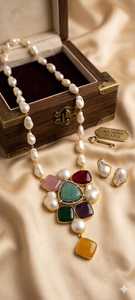 สร้อยคอไข่มุกบาร็อคสำหรับผู้หญิง Arcadia Pearls ประดับอัญมณีหลากสีทรงเรขาคณิต ชุบทอง สไตล์วินเทจ เหมาะสำหรับงานปาร์ตี้ - Product Image 4