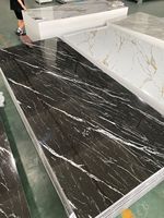 Panneaux muraux décoratifs intérieurs en ardoise de carbone avec design en marbre Panneau mural flexible en PVC à revêtement UV