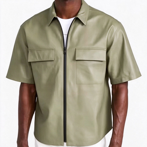 Chemise en cuir pour homme, style streetwear, col rabattu, manches courtes, avec poche zippée, décontractée, personnalisable pour l'été - Product Image 1
