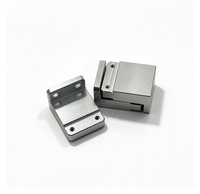 Support d'angle en L en acier inoxydable usiné CNC sur mesure, bloc de montage d'angle, pièces de fraisage de précision pour l'automatisation industrielle