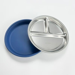 จานสแตนเลสแบบแบ่งช่องสำหรับเด็กเล็ก พร้อมขอบซิลิโคนถอดออกได้ - Product Image 2