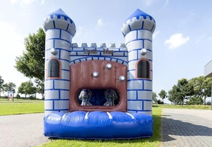Château gonflable médiéval avec toboggan et trampoline, en PVC certifié EN14960, sécurité intégrale, pour extérieur, avec obstacles - Product Image 3