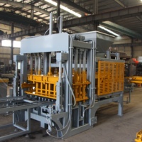 Machine automatique de pavage routier QT8-15 pour la production de pavés en béton