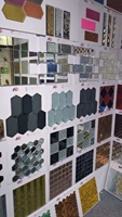 Mosaïque de verre moderne en gros, carreaux carrés et rectangulaires pour revêtement mural intérieur de autocar, décoration de maison et miroirs