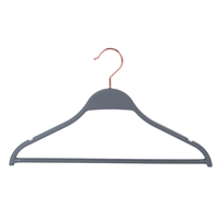 Cintres en plastique style Zara, antidérapants, avec barre antidérapante, cintres en plastique, cintres en bois personnalisés avec logo – Vente chaude