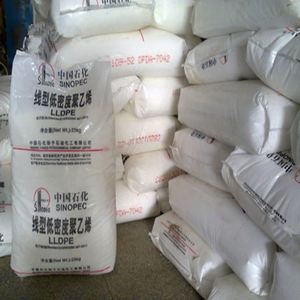 เม็ดพลาสติก LLDPE R50035 โพลีเอทิลีนความหนาแน่นต่ำแบบเชิงเส้น สำหรับการขึ้นรูปถังเก็บน้ำด้วยวิธีโรโตโมลดิ้ง - Product Image 4