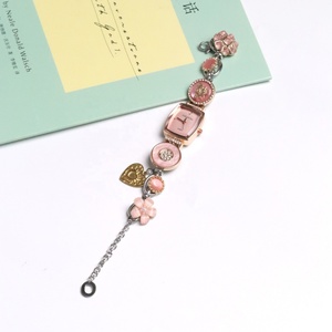 Reloj de Pulsera de Cuarzo Retro Único y Personalizado para Mujer, Oro Rosa, Esmalte Floral, Cristal, Cadena Ajustable, Esfera Analógica, Joyería Elegante - Product Image 4