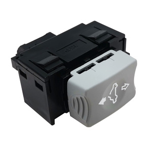 สวิตช์ซันรูฟมิตซูบิชิเอาท์แลนเดอร์ สวิตช์แบบรวมสำหรับเปลี่ยนไฟบนหลังคารถยนต์ อะไหล่ซ่อมแซม - Product Image 4