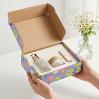 Boîte d'expédition en carton ondulé avec finition de revêtement UV et logo personnalisé, fabriquée en usine, certifiée pour l'emballage cadeau