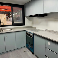 Maison conteneur modulaire préfabriquée extensible à double aile de 30 pieds, à température constante, haute sécurité et personnalisable, avec grand espace