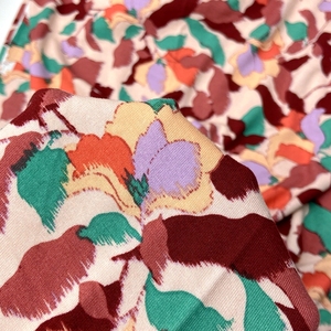 Tela de punto suave de calidad Vortex, 95% rayón, 5% spandex, estampado de hojas, 200 g/m², viscosa, jersey sencillo, para vestidos y ropa. - Product Image 2