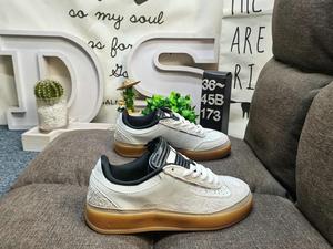 Zapatillas Blancas con Corazones Negros, Logotipo Personalizado, Estilo Slow Walk, Puntera Reforzada, Zapatos Casuales para Damas, Salidas de Fin de Semana - Product Image 3