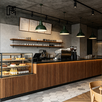 Ensemble de bar MARFA, comptoir de bar commercial personnalisé pour restaurant avec armoire de bar arrière, mobilier de bar incurvé pour l'approvisionnement des établissements hôteliers