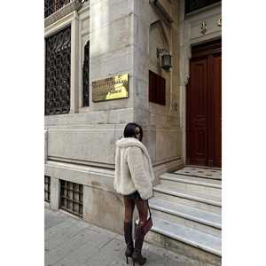 เสื้อโค้ทขนเฟอร์เทียมรุฟิน่าสีครีมสำหรับผู้หญิง - Product Image 4