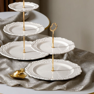 Plateau à gâteaux à trois étages en céramique blanc de luxe européen pour le thé de l'après-midi, plateau à desserts multi-étages pour la maison, les mariages et les restaurants - Product Image 1