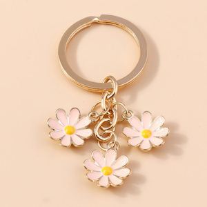 Daisy Flower Keychain for Car Key Souvenir Gifts for Women <b>Men</b> Handbag Pendant <b>Keyrings</b> DIY Jewelry Accessories - Product Image 3