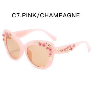Vente en gros Lunettes de soleil œil de chat rétro avec verres dégradés en plastique floral Monture <span class=keywords><strong>rouge</strong></span> unisexe pour hommes et femmes Commerce extérieur <span class=keywords><strong>Amazon</strong></span> - Product Image 3