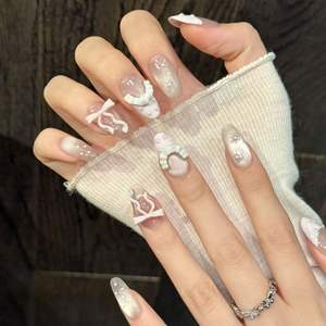 Lancement de Nouveaux Produits - Faux Ongles Stiletto Carrés Effet Œil de Chat Transparent Doux Papillon Cristal de Glace Pré-dessinés Faits Main - Product Image 6