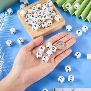 Vente chaude Sans BPA 12mm Mixte Carré <span class=keywords><strong>Cube</strong></span> DIY Bracelet Collier Alphabet Blanc <span class=keywords><strong>Focal</strong></span> Lettre Perle Silicone - Product Image 5