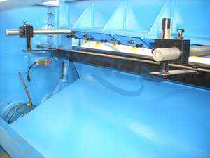 Hyrun <span class=keywords><strong>CNC</strong></span> điều khiển điện chém cắt cho chính xác cắt kim loại lõi thành phần động cơ 3kw điện đa điện áp - Product Image 4