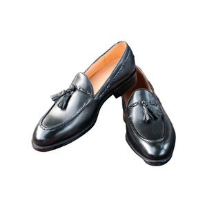 Mocassins à lacets faits à la main en cuir véritable à bout carré avec pompon et semelle cousue Goodyear pour hommes - Product Image 1