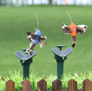 Colibrí Solar Vibrante con Movimiento de Vuelo para Decoración de Jardín - Product Image 1