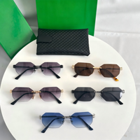 Lunettes de soleil unisexes carrées à monture intégrale, verres dégradés en PC, style rétro tendance, haute qualité, protection UV400, pour l'extérieur